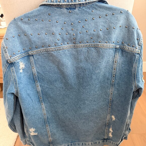 Free People Studded Denim Trucker Jacket - Oversized fit - Like new - Picture 6 of 7
